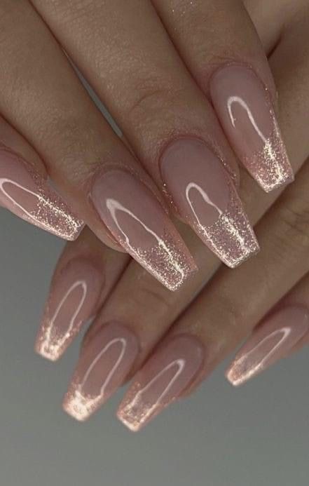 Nails Champagne, Nails Cream, Diy Valentine's Nails, Nails Coral, Champagne Nails, Nails Burgundy, Glitter Gradient Nails, Burgundy Prom, Gold Glitter Nails