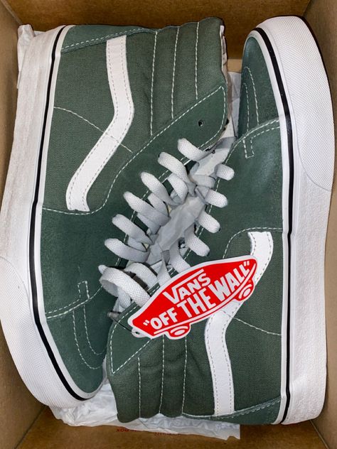 Vans Shoes Green, Sage Green Vans, Green Vans Outfit, Vans Verdes, God Clothing, Vans Aesthetic, Vans Green, Vans Old School, Vans Girl