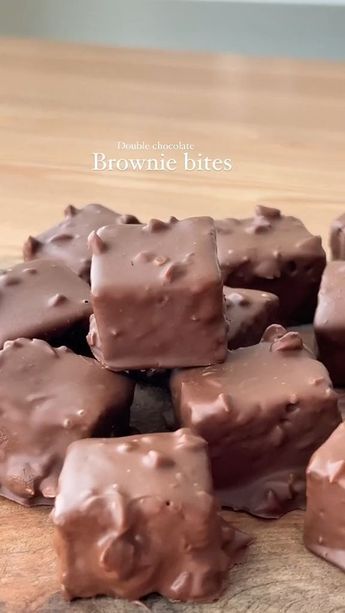 "Indulge in rich, double chocolate brownie bites with our easy recipe! 🍫🍰 Dive into this video tutorial to create these irresistible treats. Soft, fudgy brownie bites bursting with intense chocolate flavor—perfect for any sweet craving! Elevate your dessert game with this delicious recipe. #DoubleChocolateBrownies #DessertRecipe #ChocolateLovers" Chocolate Brownie Bites, Resipi Kek, Chocolate Dishes, Chocolate Recipes Homemade, Unsweetened Cocoa Powder, Sweet Dishes Recipes, Quick Recipes Snacks, Brownie Bites, Tasty Baking