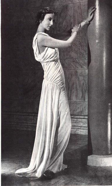 Madeline Vionnet, Vionnet Dress, Roman Antique, Retro Vogue, Madeleine Vionnet, Madame Gres, Paul Poiret, Isadora Duncan, 1930's Fashion