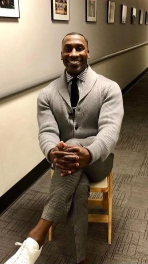 Guy In Suit, Shannon Sharpe, Black Suit Men, Saying Hello, Search Engines, Black Men Fashion, Nature Photographs, Well Dressed Men, Mens Street Style