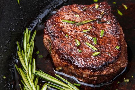 This Is How Every Good Steakhouse Makes Their Filet MignonDelish Best Filet Mignon Recipe, Filet Mignon Recipes, Steak Fajitas, Skirt Steak, Steak Recipes, Meat Dishes, Grilling Recipes, Meat Recipes, Delicious Food