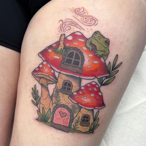 Mushroom Snail Tattoo, Traditional Snail Tattoo, Mushroom House Tattoo, Body Markers, Tattoo Mushroom, Haunted Mansion Tattoo, Snail Tattoo, Mushroom Tattoos, R Tattoo