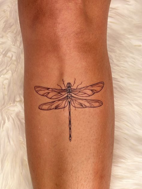 Drangfly Tattoo Dragon Flies, Dragonfly Simple Tattoo, Dragon Fly Ankle Tattoo, Dragonfly Tattoo On Leg, Dragonfly Tattoo On Thigh, Dragon Fly Leg Tattoo, Dragonfly Shin Tattoo, Dragon Fly And Butterfly Tattoo, Dragonfly Tattoo Leg