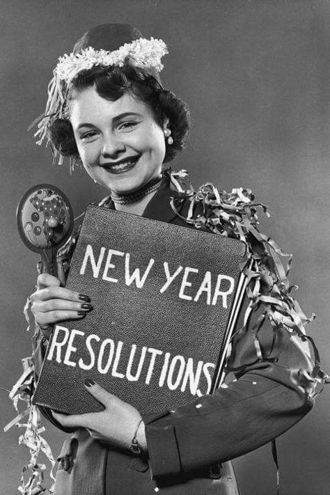 Vintage Nye, Vintage New Years Eve, New Years Eve Pictures, Vintage New Years, New Years Eve Traditions, Vintage Happy New Year, New Years Traditions, New Year Pictures, Auld Lang Syne