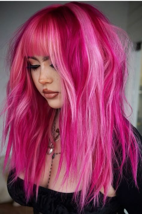 Vivid Hair Inspiration, Vivid Hair Color Placement, Two Tone Pink Hair, Pink Split Dye, Bright Coloured Hair, Hairdye Ideas, Colourful Hair Ideas, Pink And Purple Hair, Funky Hair Colors