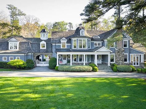 Cape Cod House Exterior, Cape Cod House, Atlanta Homes, New England Style, Sims House, Pretty House, Maine House, Pool Houses, Pool House