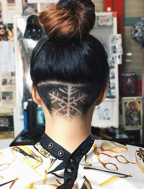 Snowflake undercut design Hair Tattoo Designs, Undercut Hair Designs, Undercut Hairstyles Women, Undercut Designs, Wedge Hairstyles, Shaved Hair Designs, Hair Tattoos, Funky Hairstyles, Trendy Haircuts