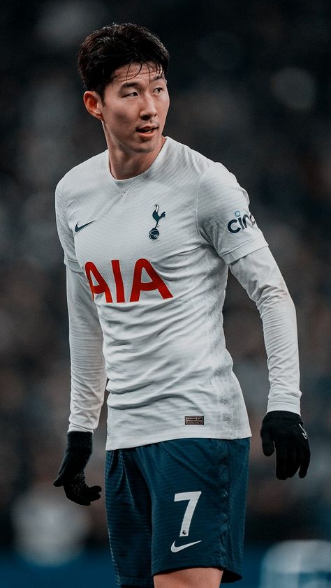 Son Heung Min Photoshoot, Son Soccer Player, Best Football Wallpapers, Inter Milan Logo, Heung Min Son, Tottenham Hotspur Players, Son Heung Min, Football Players Photos, Football Wallpapers