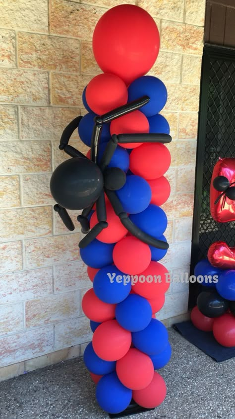 Spider Man Outdoor Party, Spider Man Balloon Column, Spiderman Backyard Party Ideas, Spiderman Halloween Decorations, Spiderman Birthday Party Centerpieces, 2nd Birthday Spiderman Theme, Spider Man Party Ideas Decoration, Spider Man Balloon Ideas, Spiderman Party Decor