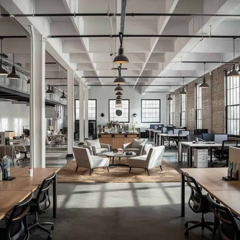 15 Industrial Office Spaces to Inspire Your Workspace (List) - Fabricerie Industrial Office Decor Professional, Warehouse To Office Conversion, Loft Style Office Design, Industrial Style Office Space, Industrial Office Space Design Interiors, Warehouse Office Design Workspaces, Industrial Design Office Interior, Bullpen Office Layout, Exposed Brick Office Space