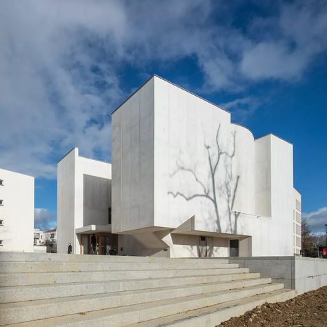 Portuguese architect Álvaro Siza Vieira ... Alvaro Siza Architecture, White Concrete House, Architecture White, Funny Real Estate Quotes, Funny Real Estate, Concrete Buildings, Concrete Building, Architecture Concept Drawings, Real Estate Humor