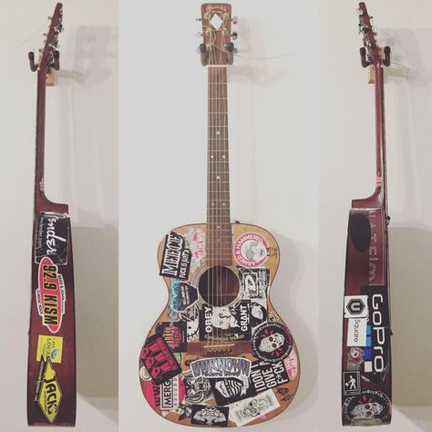 Guitar Acoustic Design, Acoustic Guitar Stickers Ideas, Sticker Bombed Guitar, Acoustic Guitar Aesthetic Stickers, Decorated Guitars Stickers, Cool Acoustic Guitar Designs, Stickers On Guitar Acoustic, Guitar Stickers Aesthetic, Stickers On Guitar