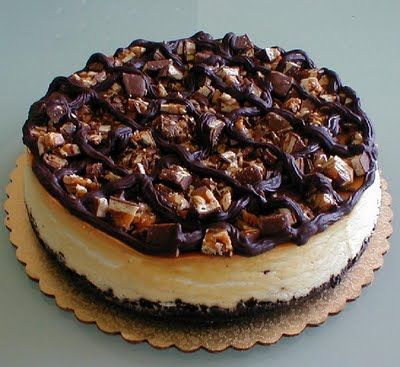 Jack Daniels Cheesecake                                                                                                                                                                                 More Jack Daniels Recipes, Double Chocolate Cheesecake, Chocolate Cheesecake Recipe, Snickers Ice Cream, Snickers Cheesecake, Homemade Snickers, Chocolate Cheesecake Recipes, Cheesecake Ice Cream, Cake Online