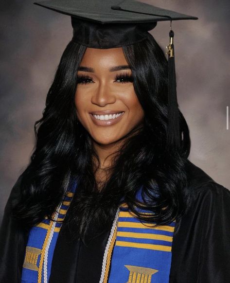 Graduation Poses Cap And Gown Classy, Inside Graduation Pictures, Cap And Gown Headshots, At Home Graduation Pictures, Cap And Gown Senior Pictures Black Women, College Graduation Headshots, Grad Headshots, Grad Pic Makeup, College Graduation Makeup