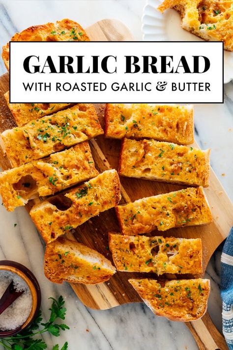 Garlic Bread With Roasted Garlic, Roasted Garlic Bread Recipe, Savory Quick Bread, Roasted Garlic Bread, Roasted Garlic Butter, Garlic Spread, Italian Diet, Christmas Meals, Homemade Garlic Bread