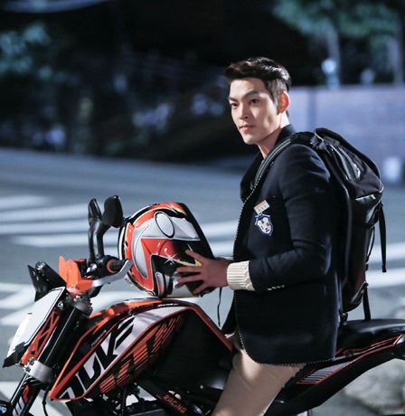 uumm that bike thooo hehe Kim Woo Bin ♡ #Kdrama - “HEIRS" / "THE INHERITORS" Kim Woo Bin Heirs, Kim Wo Bin, Heirs Korean Drama, W Two Worlds, Korean Drama Funny, Man Crush Everyday, Woo Bin, Kim Woo Bin, Park Shin Hye