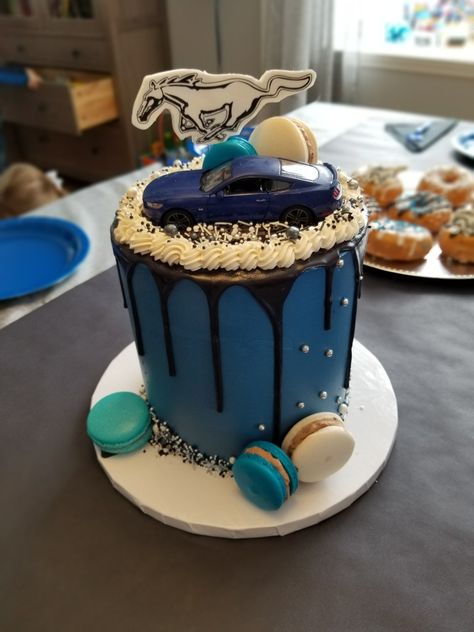 Ford mustang birthday cake Mustang Party Decorations, Mustang Theme Birthday Party, Blue Car Birthday Cake, Mustang Cakes For Men, Mustang Birthday Party Ideas, Mustang Birthday Party, Mustang Cake Ideas, Mustang Birthday Cake, Ford Mustang Cake