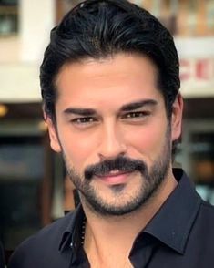 Motherhood Encouragement, Burak Ozcivit, Celebrity Facts, Turkish Men, Actors Images, Bollywood Actors, Male Face, Turkish Actors, Best Actor