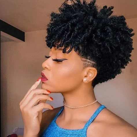 Tapered Natural Hair Cut, Hair Expo, Natural Hair Haircuts, Cabello Afro Natural, Short Natural Haircuts, Short Black Hair, Shaved Side Hairstyles, Tapered Natural Hair, Tapered Hair