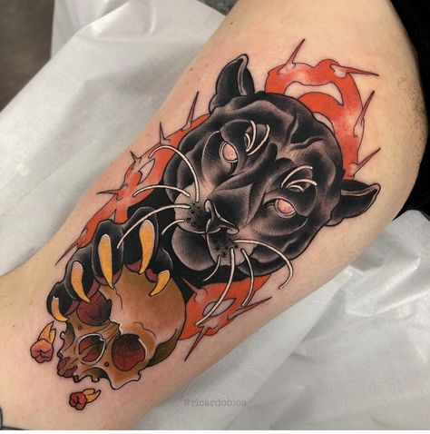 Traditional Tattoo Animals, Back Of Leg Tattoos, Black Panther Tattoo, Traditional Tattoo Flowers, Panther Tattoo, Koi Tattoo, Tatuaje A Color, Knee Tattoo, New School Tattoo