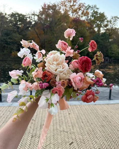 DeLight Floral (Toronto) on Instagram: "Day 1 of the Autumn in New York Workshop - making a bridal bouquet and centerpiece - taught by @trillefloral + @winsome_floral 💐🌷   I have been dreaming of going to workshops and learning from other designers but have been busy raising my little ones and growing my business here in Toronto. So I feel super blessed and grateful to have gone to NYC to learn from two designers that I’ve been following for awhile now 🌺 It was a dream ☁️☁️☁️" Blush Bouquet, Indigo Floral, Artificial Flower Bouquet, Bleu Pastel, Blue Bouquet, Bouquet Inspiration, Garden Party Wedding, Theme Color, Whimsical Wedding