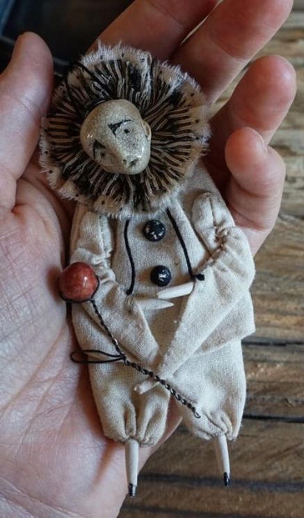 Diy Clown Doll, Weird Dolls, Art Doll Tutorial, Spirit Art Dolls, Textile Art Dolls, Clown Doll, Marionette Puppet, Soft Sculpture Dolls, Folk Art Dolls