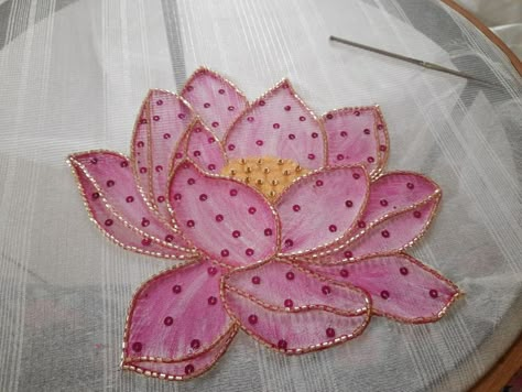 Work On Dupatta Embroidery, Embroideries Of India, Blouse Hand Stiching Designs, Fabric Paint Designs For Blouse, Hand Paint With Embroidery, Fabric Painting Aari Work, Fabric Painting On Organza Saree, Hand Painting Dress Design, Aari Work On Dupatta