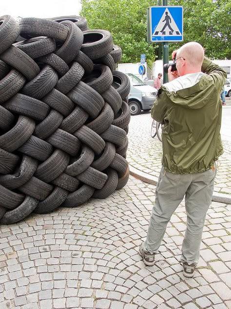 Tire Tracks Design, Tire Rotation Pattern, Tire Wall, Tyre Tread Pattern, Tyre Installation Art, Tire Garden, Reuse Old Tires, Tire Craft, Tire Planters