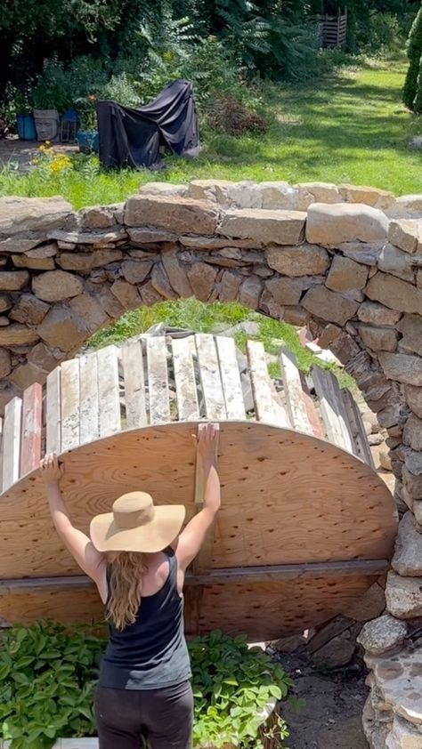 Moongate Garden Diy, How To Build A Moon Gate, Moongate Diy, Moon Gate Diy, Moongate Garden, Fairy Yard, Moon Gates, Diy Outdoor Fireplace, Moon Gate