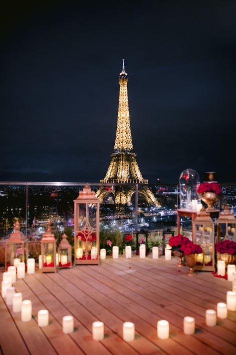 This venue in Paris has a magical view of the Eiffel Tower, it is perfect to organize a proposal or an intimate and romantic dinner or a small recpetion Surprise Proposal Pictures, Eiffel Tower Wedding, Proposal Pictures, La Traviata, Paris Themed, Romantic Proposal, Most Romantic Places, Wedding Proposals, Paris Wedding