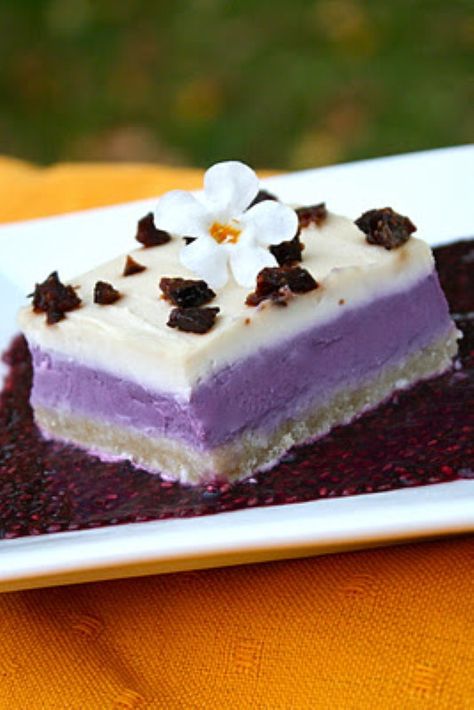 Grape Layer Cake Grape Dessert Recipes, Concord Grape Recipes, Raw Vegan Dessert, Grape Dessert, Raw Vegan Dessert Recipes, Grape Recipes, Raw Vegan Desserts, Raw Cake, Raw Desserts