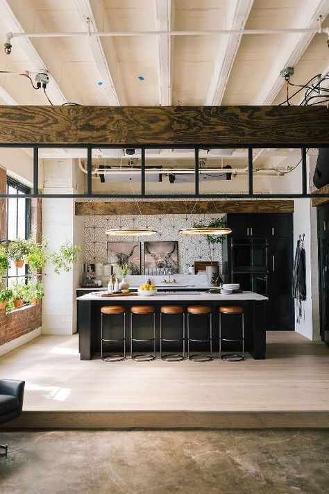 5 Common Decor Mistakes To Avoid In the Living Room Industrial Kitchen Island, Industrial Kitchen Design, Queer Eye, Loft Kitchen, Large Kitchen Island, Loft Decor, Rustic Kitchen Design, Classic Kitchen, Kitchen Installation