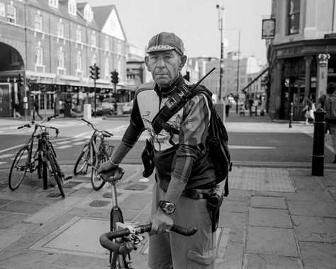 The Circuit. Portraits of London couriers :  SELIM KORYCKI Bike Courier, Cycling Inspiration, Cycling Pictures, Bike Messenger, Urban Bike, Fixed Gear Bike, Bike Style, Bicycle Design, Fixed Gear