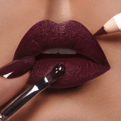 Best Maroon Matte Lipstick Shades to Look Stunningly Beautiful ★ See more: https://glaminati.com/best-maroon-matte-lipstick/ Maroon Matte Lipstick, Makeup Bibir, Burgundy Lips, Matte Lipstick Shades, Batons Matte, Dark Lipstick, Dark Lips, Lip Art, Beautiful Lips