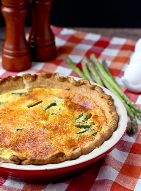 Turkey Sausage and Asparagus Quiche - Rachel Cooks Cowboy Quiche, Asparagus Quiche Recipes, Asparagus Quiche, Winter Breakfast, Christmas Dinner Menu, Christmas Food Dinner, Turkey Sausage, Quiche Recipes, Breakfast Time