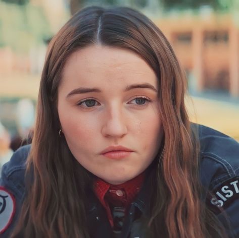 booksmart icons | amy icons Kaitlyn Dever Book Smart, Booksmart Amy And Hope, Kaitlyn Dever Icons, Booksmart Amy, Booksmart Movie, Gods Wrath, Women Faceclaims, Hyperactive Dog, Twd Oc