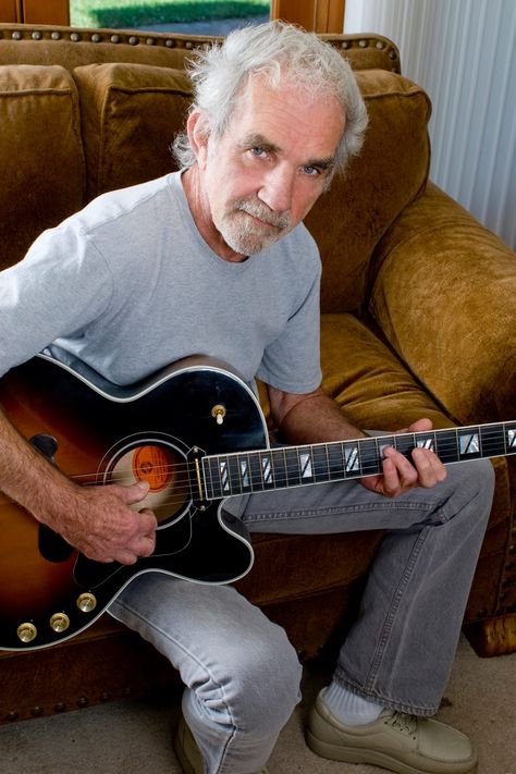 JJ Cale Jj Cale, Leon Russell, Music Rooms, Guitar Chords And Lyrics, Blues Musicians, Gibson Guitar, Guitar Players, Country Rock, Interesting People