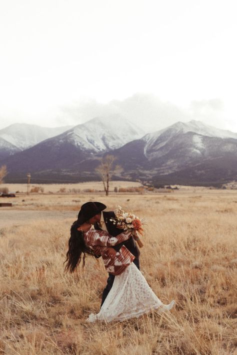 PATI HUMBERTO | WEDDING - westernweddingmagazine.com Western Wedding Magazine, Western Bride, Western Weddings, 2 Year Anniversary, Anniversary Photoshoot, Bridal Jacket, Wellness Travel, Western Jacket, Wedding Picture Ideas