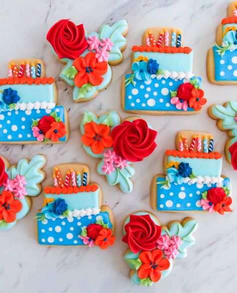 The Pioneer Woman Birthday Flowers Party Cookies | Bake at 350° Pioneer Woman Birthday Party, Pioneer Woman Party, Pioneer Woman Sugar Cookies, Pioneer Woman Cookies, Birthday Cookie Ideas, Bday Cookies, Autumn Drinks, Royal Icing Piping, Birthday Sugar Cookies