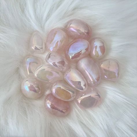 Angel Aura Rose Quartz, Angel Quartz, Rose Aura Quartz, Aura Rose Quartz, No Ordinary Girl, Raise Your Vibration, Crystal Aesthetic, Mermaid Aesthetic, Aura Crystals