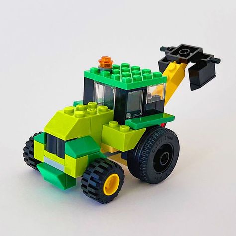 Lego Ideas For Kids, Lego 10698, Lego Tractor, Lego Basic, Easy Lego Creations, Lego Juniors, Lego Challenge, Lego Building Instructions, Lego Diy