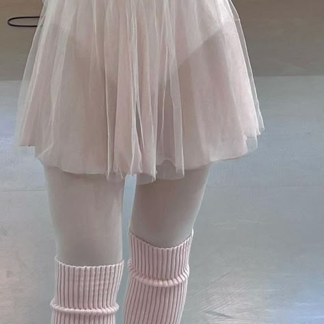 #pink #aesthetic Ballet Princess, Ballerina Aesthetic, Ballerina Core, Coquette Ballet, Ballet Aesthetic, Ballet Girl, Ballet Beauty, The Cardigans, Ballet Inspiration