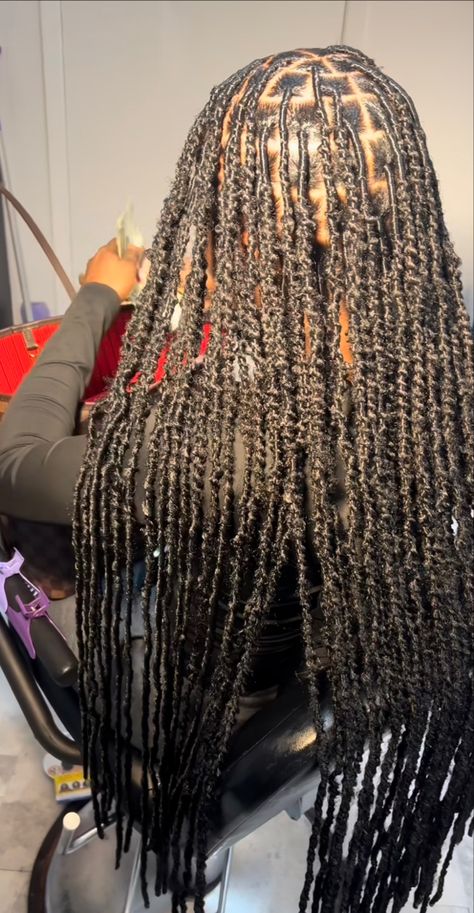 Cute Everyday Hairstyles, Hair Inches, Barrel Twist, Distressed Locs, Braiding Ideas, Bts Hairstyle, Afro Braids, Beautiful Black Hair, Protective Hairstyle