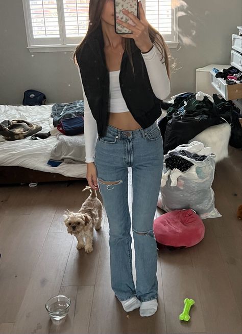 Outfits W Flare Jeans, Cute Fits With Flare Jeans, Cute Fits Jeans, Cute Flared Jeans Outfit, Outfits To Wear With Flare Jeans, Cute Flare Jeans Outfits, Define Jacket Outfit Jeans, Cute School Outfits Jeans, Long Sleeve And Jeans Outfits