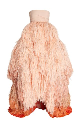 Shop the Multi Ombre Raffia Embroidered Strapless Gown by Oscar de la Renta and more new designer fashion on Moda Operandi. Fashion Dresses Formal, Orange Dresses, Fringe Fashion, Skirts Midi High Waisted, Ladies Gown, Strapless Gown, You're Beautiful, Designer Gowns, Orange Dress