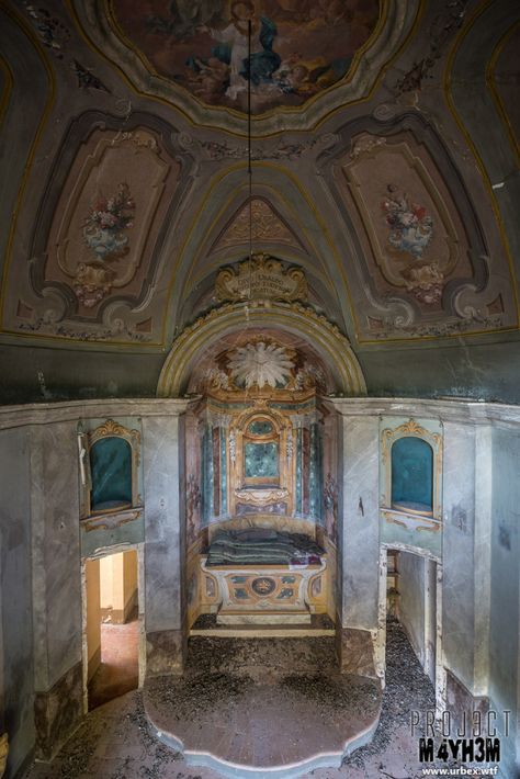 Villa Crypta - Family Chapel and Crypt Crypt Interior, Family Chapel, Abandoned Palace Aesthetic, Family Crypt, Italy April, Small Chapel, House By The Cemetery 1981, Decaying Mansion, Latin Mass