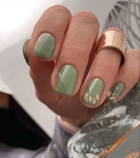 Green With Gold Nails, Gold Nail Designs, Gold Nails, Short Nails, Nail Ideas, Green And Gold, Nail Designs, Nail Art, Nails