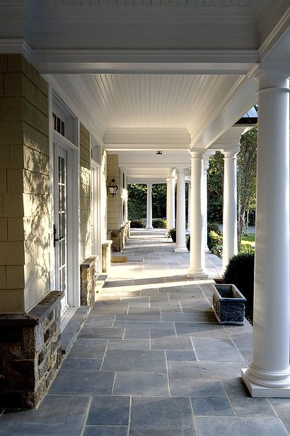 Paved Entryway, Slate Patio, Porch Tile, Front Porch Design, Farmhouse Front Porches, Porch And Balcony, House With Porch, Porch Design, Patio Stones