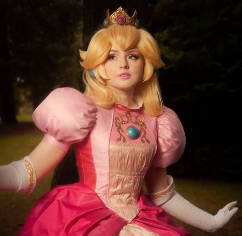 Cat Peach Costume, Princess Peach Photoshoot, Princess Peach Outfits, Princess Peach Hair, Princess Peach Wig, Princess Peach Dress, Princess Peach Costume, Princess Peach Cosplay, Peach Cosplay